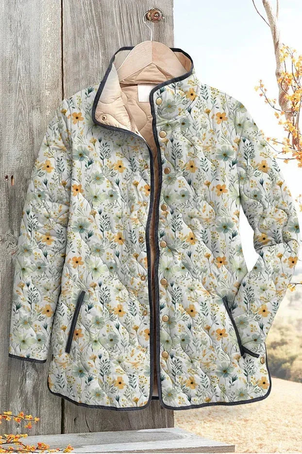 Alma | Helle gesteppt jakke med sarte blomster mønster