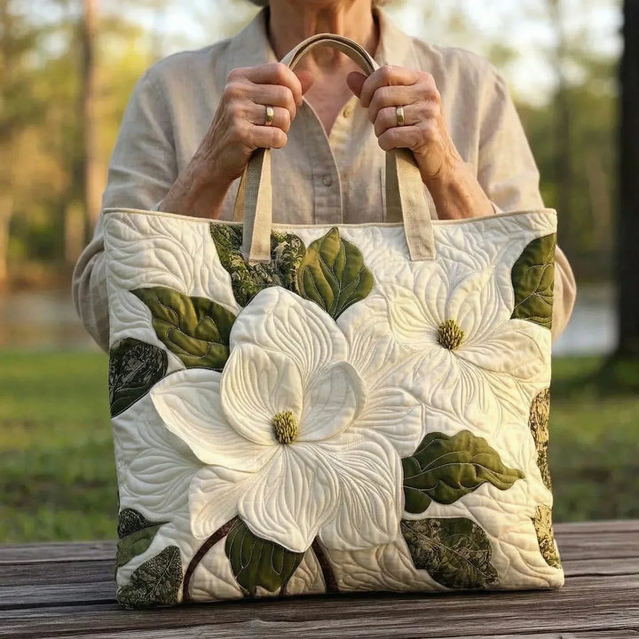Leonore | Gesteppet Taske med Motiv af Hvide Blomster