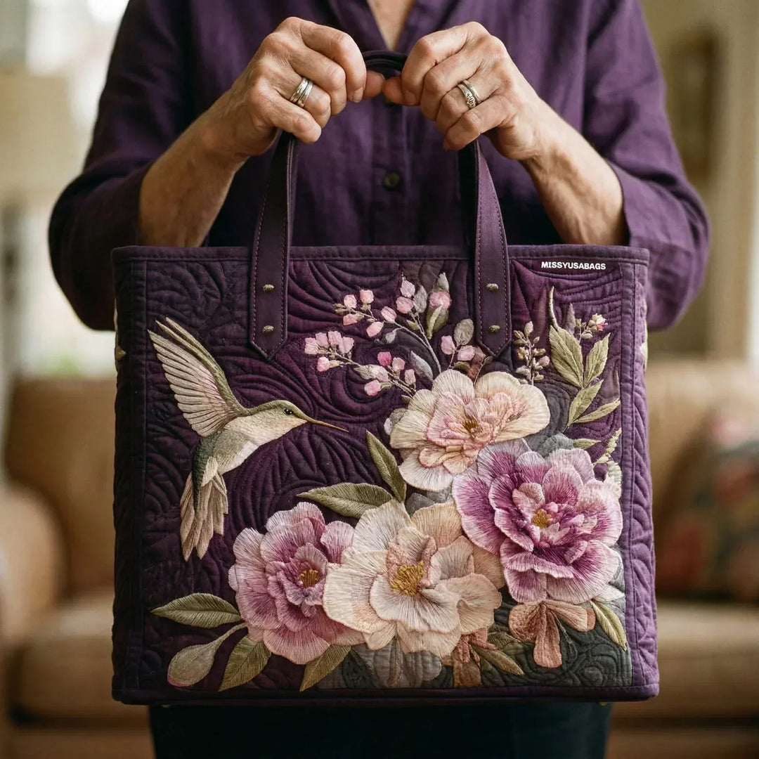Lioba | Gesteppet Tragetaske med Motiv Kolibri og Pinke Blomster