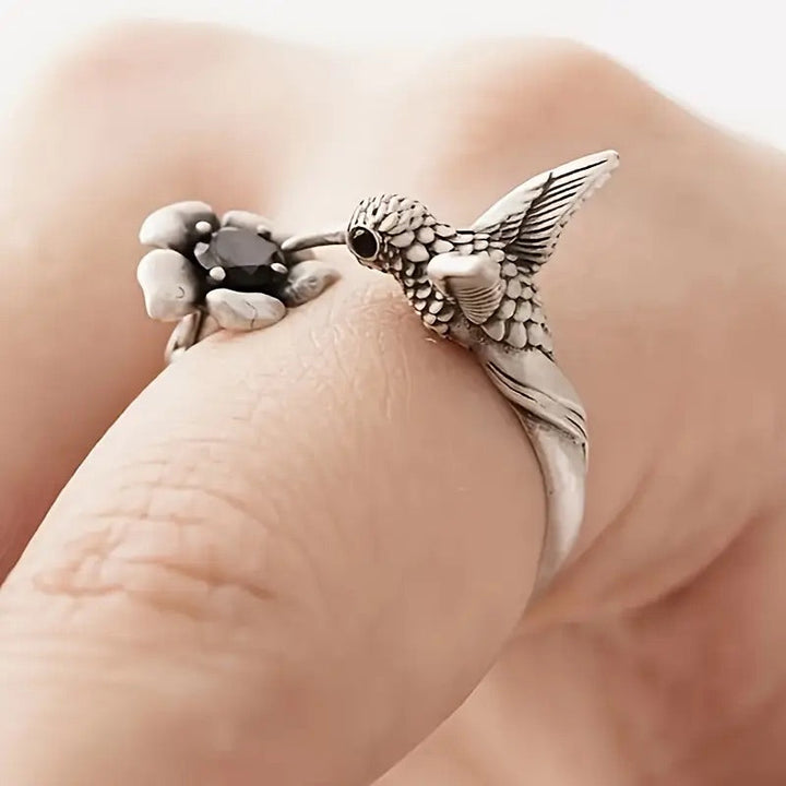 Kolibri & Blomst Ring – Justerbar Åben Fuglering til Kvinder
